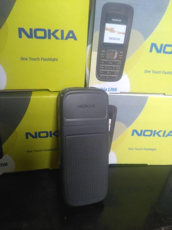 گوشی اصل تک سیم بدون دوربین موبایل نوکیا مدل Nokia 1200 ساده