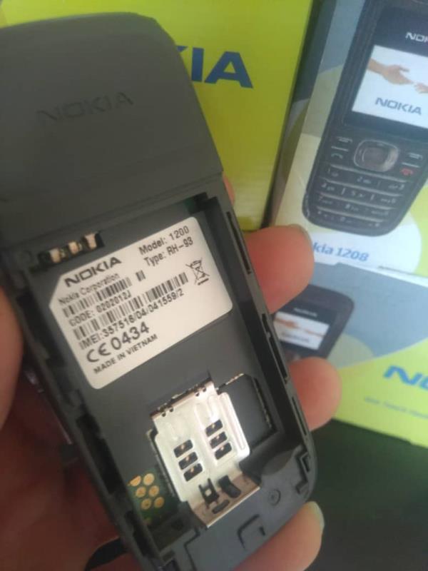 گوشی اصل تک سیم بدون دوربین موبایل نوکیا مدل Nokia 1200 ساده